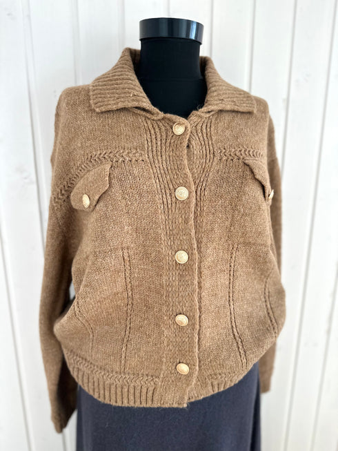 Cardigan Fengo-Universal▫️10% lână, 10% vascoza