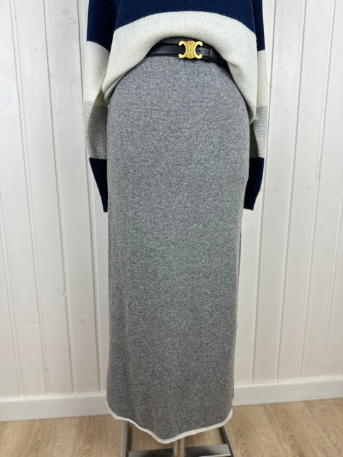 Fustă Arita-Universala▫️mix lână, vâscoză și cașmir