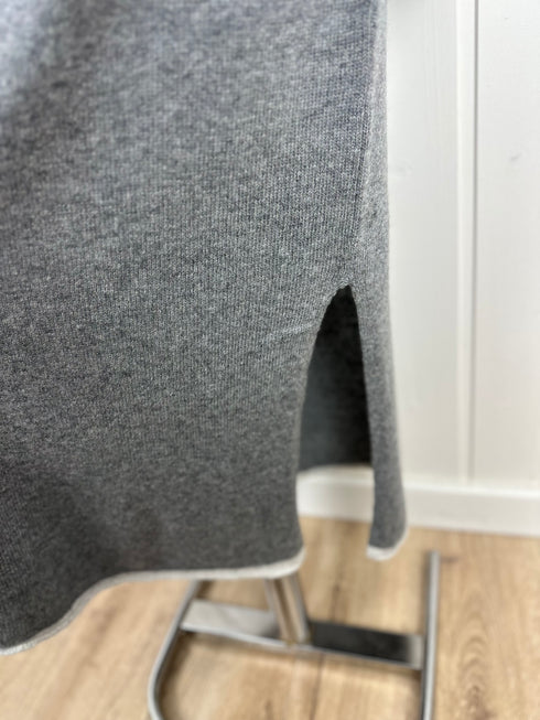 Fustă Arita-Universala▫️mix lână, vâscoză și cașmir