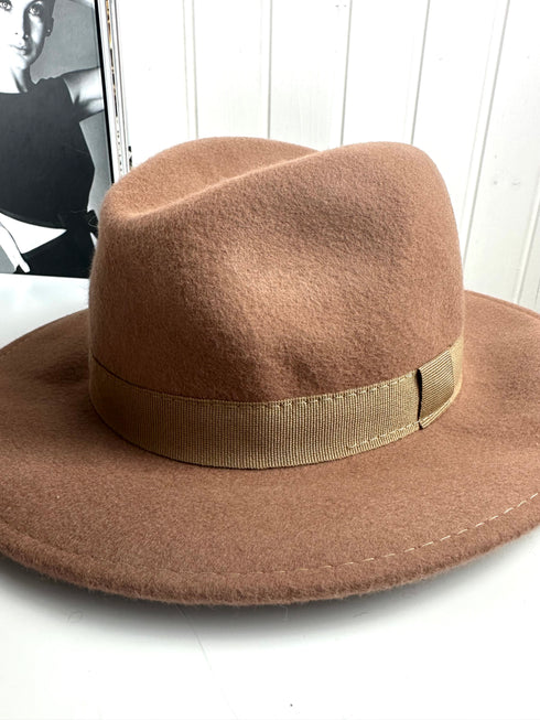 Pălărie Hologramme Paris-55 cm▫️100% lână